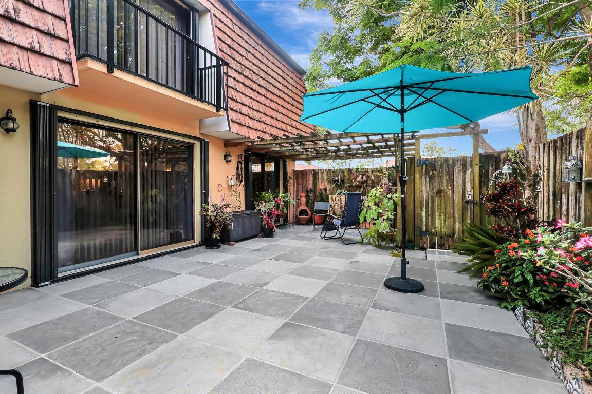 SHERWOOD LAKES - Residential