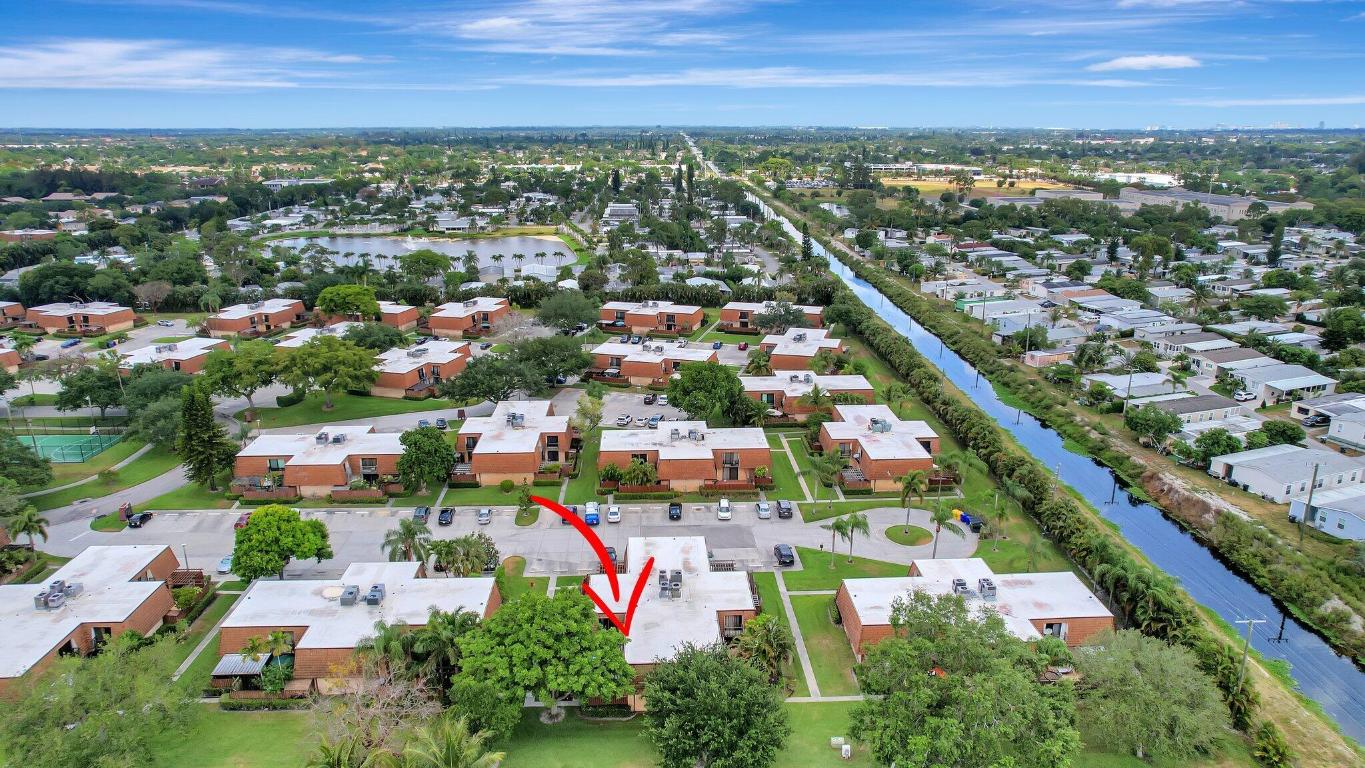 SHERWOOD LAKES - Residential