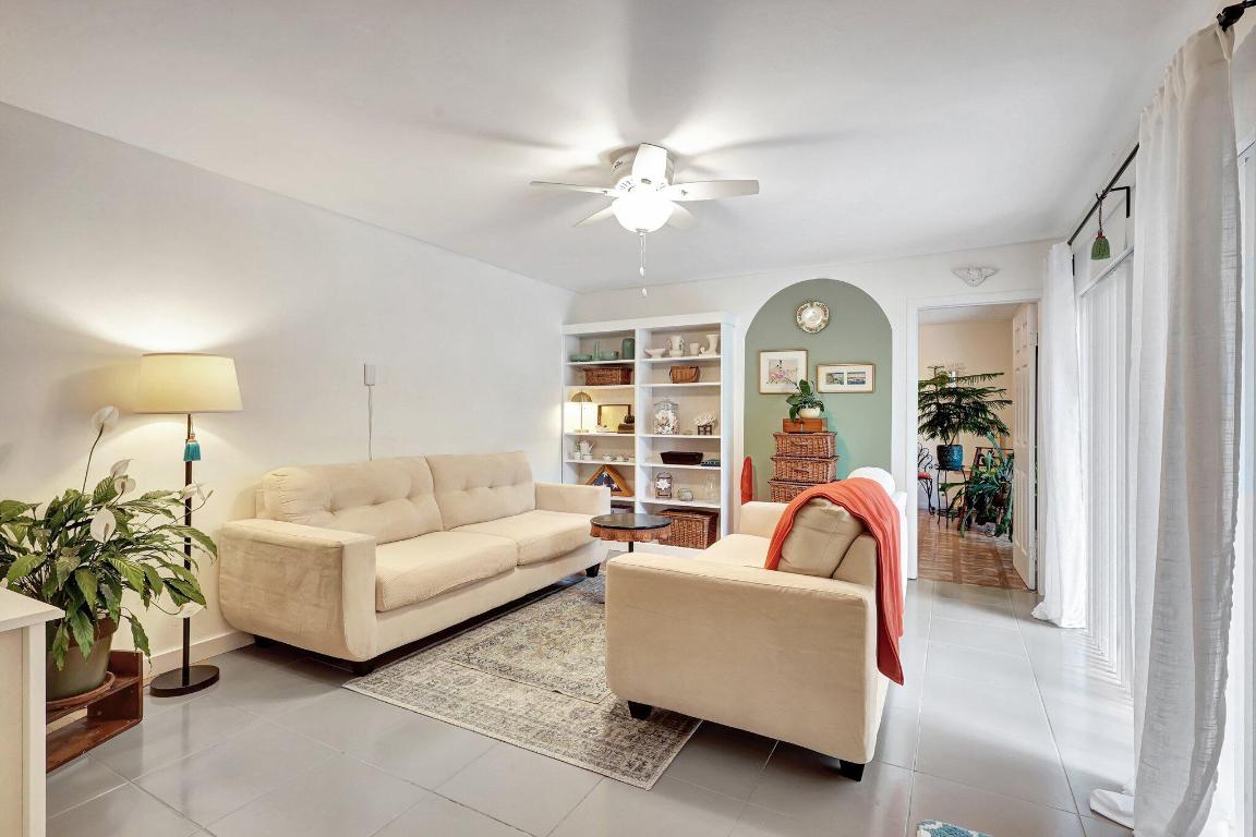 SHERWOOD LAKES - Residential