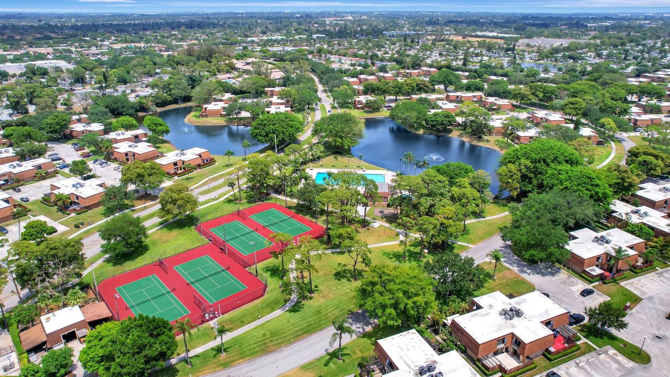 SHERWOOD LAKES - Residential