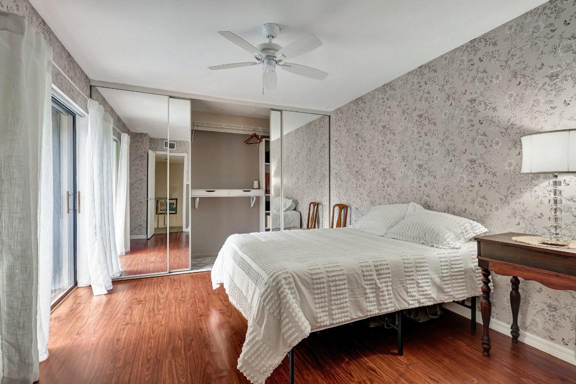 SHERWOOD LAKES - Residential