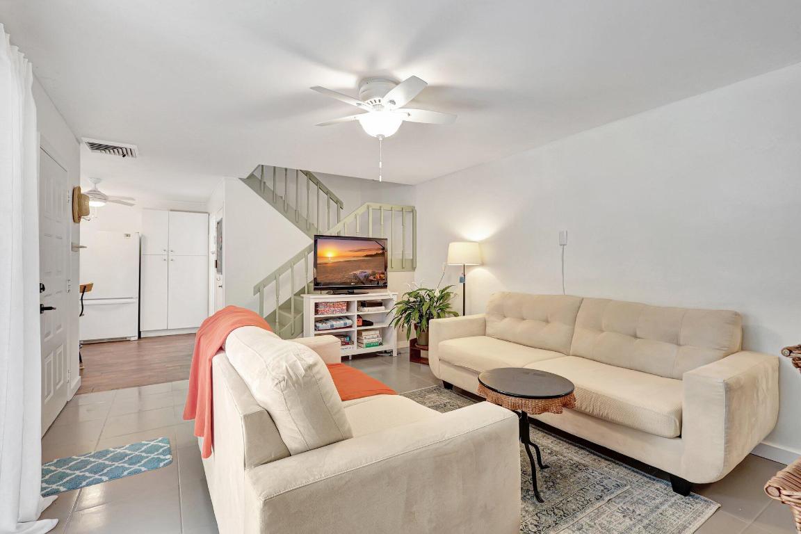 SHERWOOD LAKES - Residential