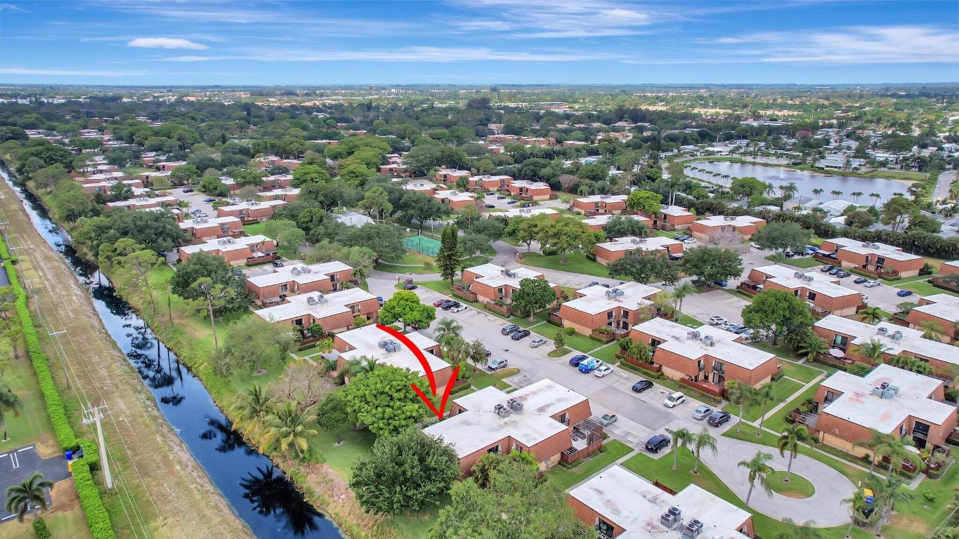 SHERWOOD LAKES - Residential