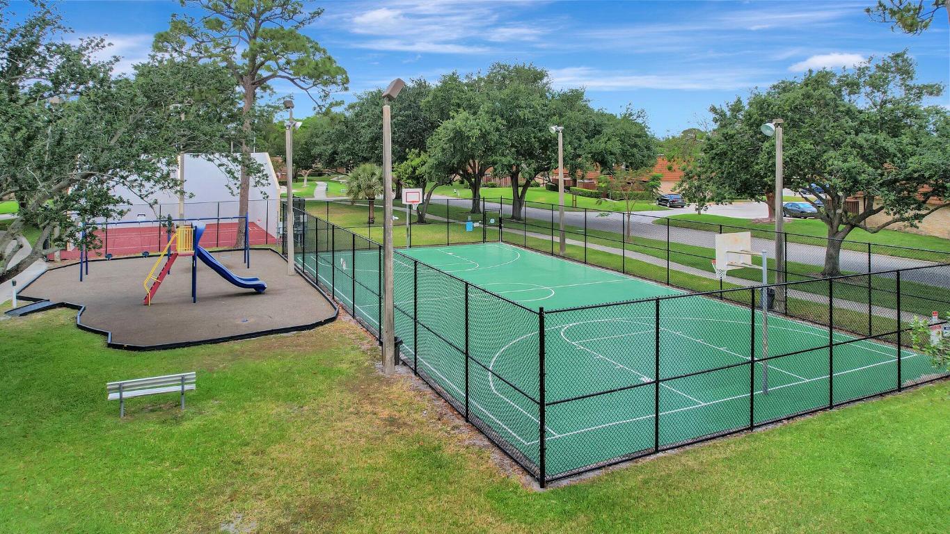 SHERWOOD LAKES - Residential