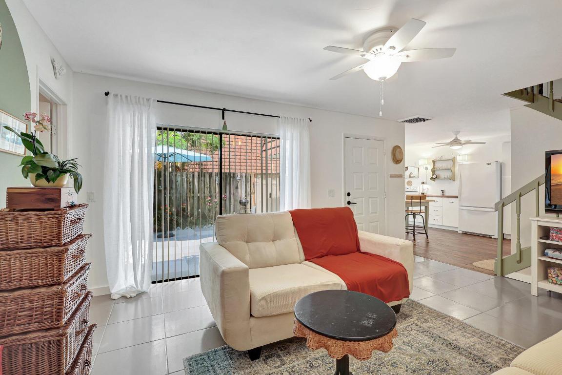 SHERWOOD LAKES - Residential