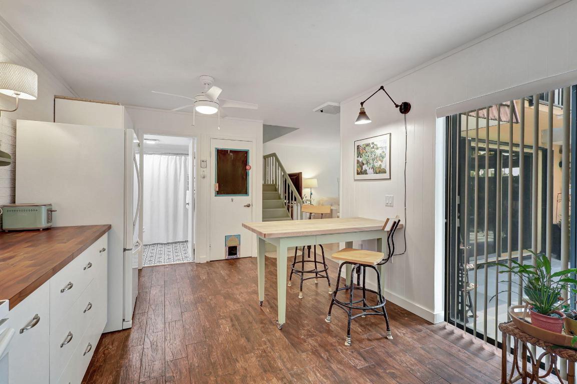 SHERWOOD LAKES - Residential