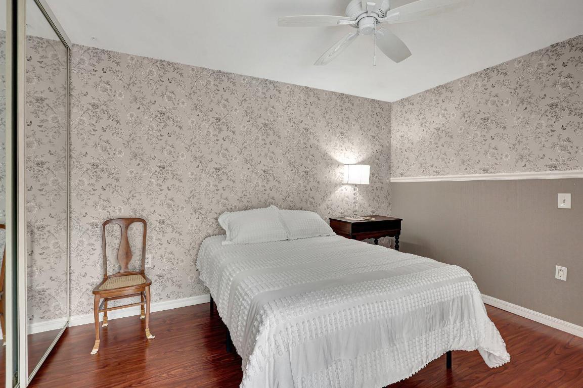 SHERWOOD LAKES - Residential