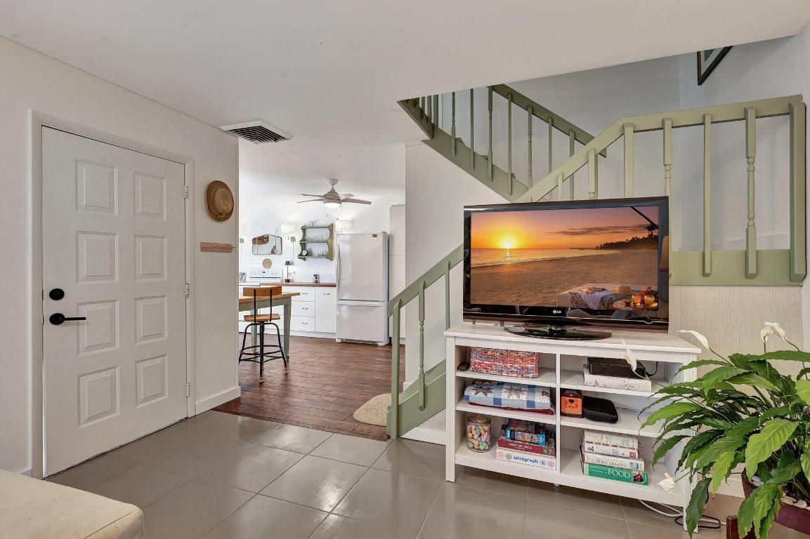 SHERWOOD LAKES - Residential