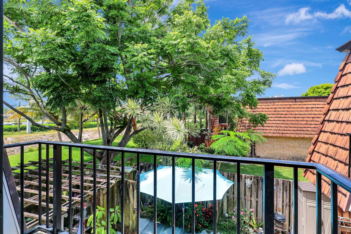 SHERWOOD LAKES - Residential