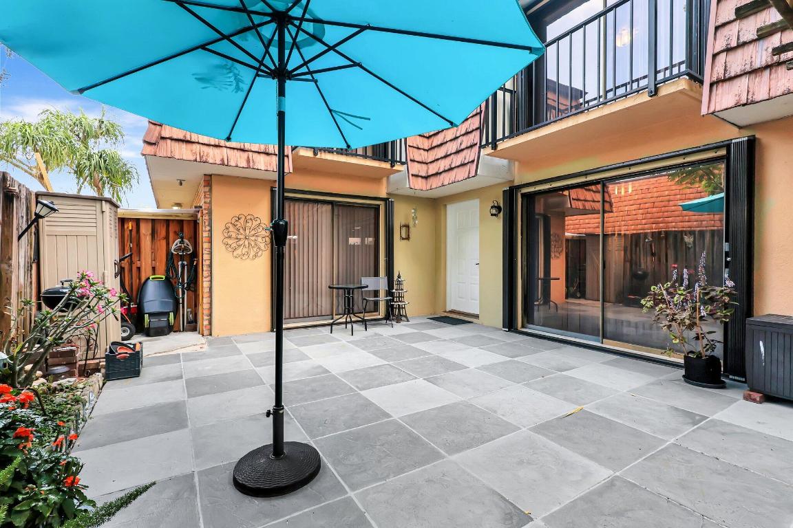 SHERWOOD LAKES - Residential