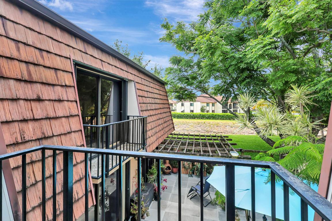 SHERWOOD LAKES - Residential