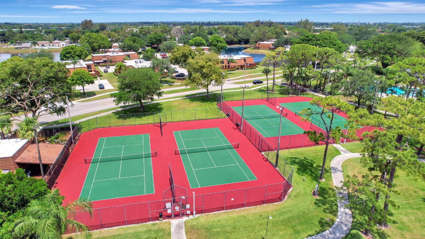 SHERWOOD LAKES - Residential