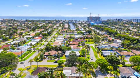Tiny photo for 1424 SE 12th Avenue, Deerfield Beach, FL 33441 (MLS # B26026004)