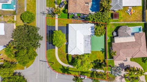 Tiny photo for 1424 SE 12th Avenue, Deerfield Beach, FL 33441 (MLS # B26026004)