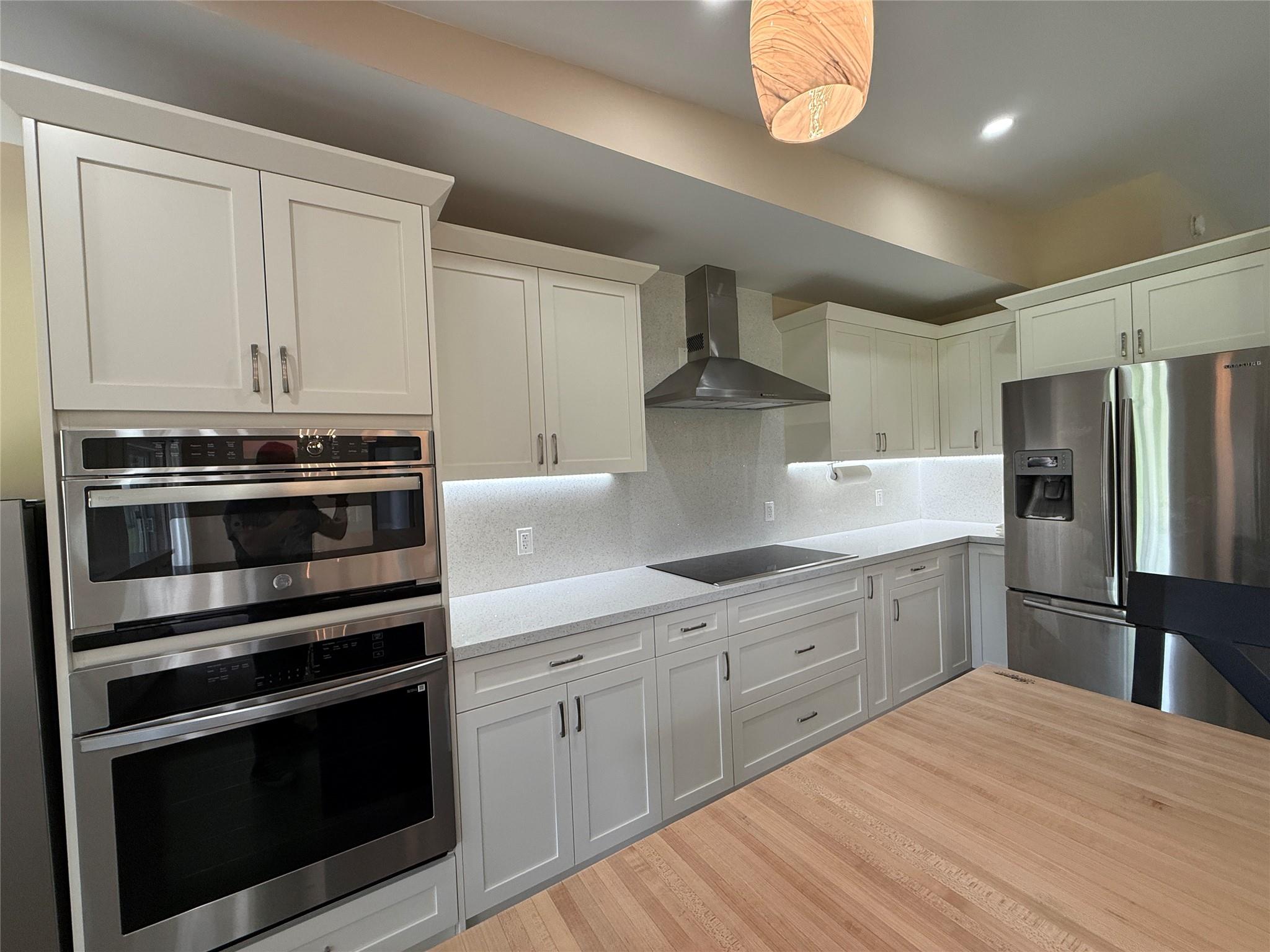 ROLLING OAKS ESTATES - Residential Lease