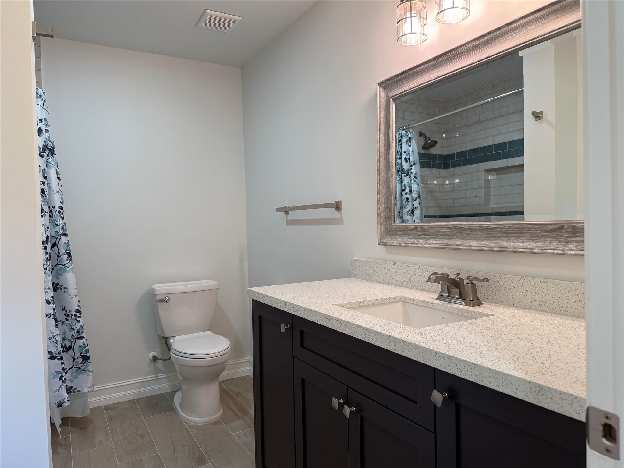 ROLLING OAKS ESTATES - Residential Lease