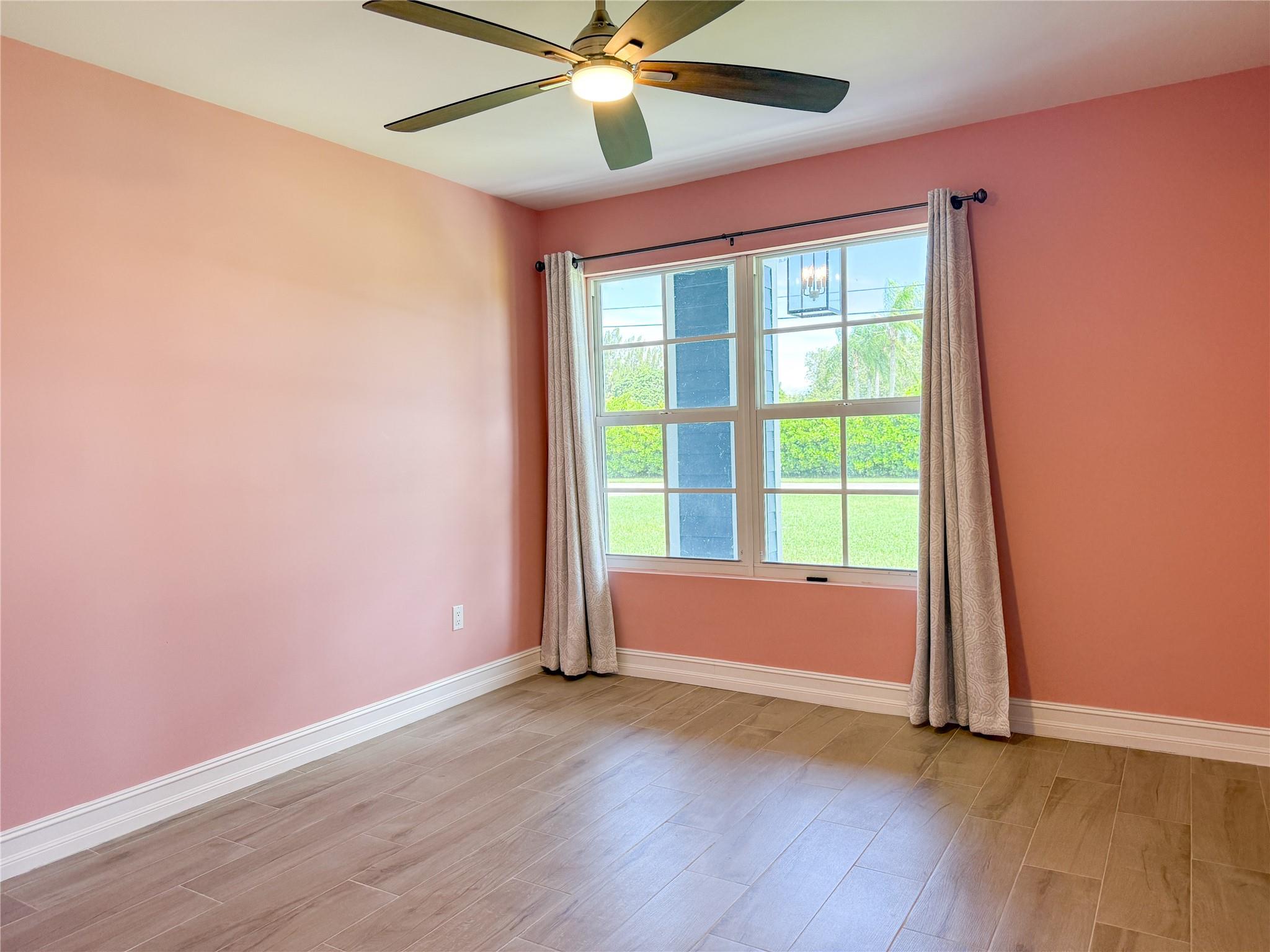 ROLLING OAKS ESTATES - Residential Lease