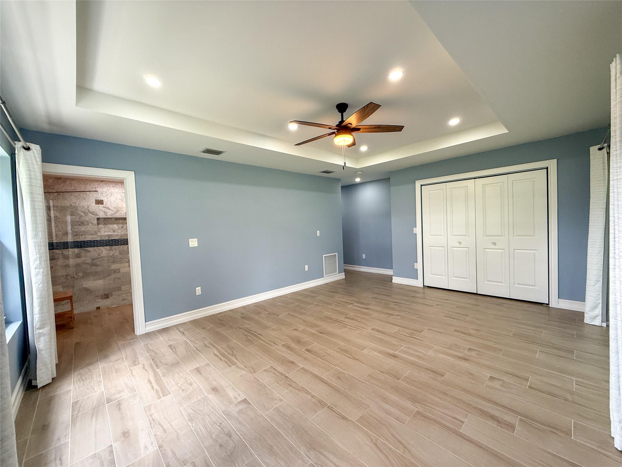 ROLLING OAKS ESTATES - Residential Lease