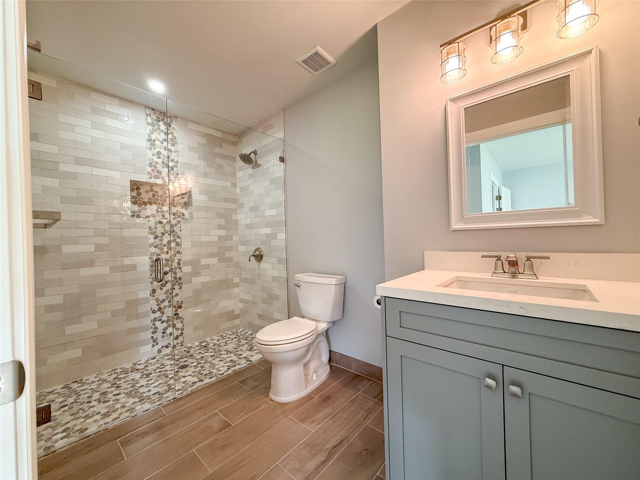 ROLLING OAKS ESTATES - Residential Lease