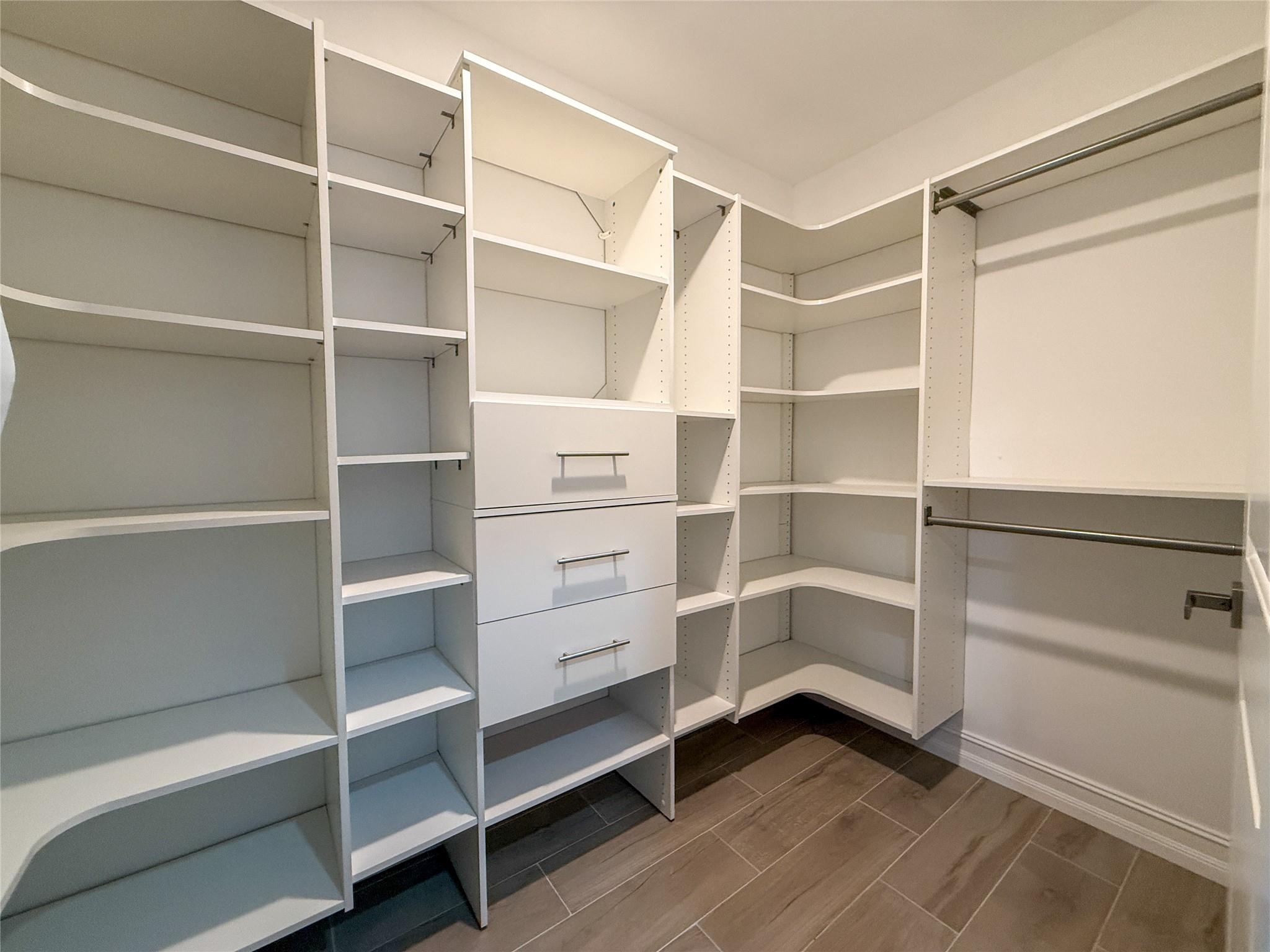 ROLLING OAKS ESTATES - Residential Lease