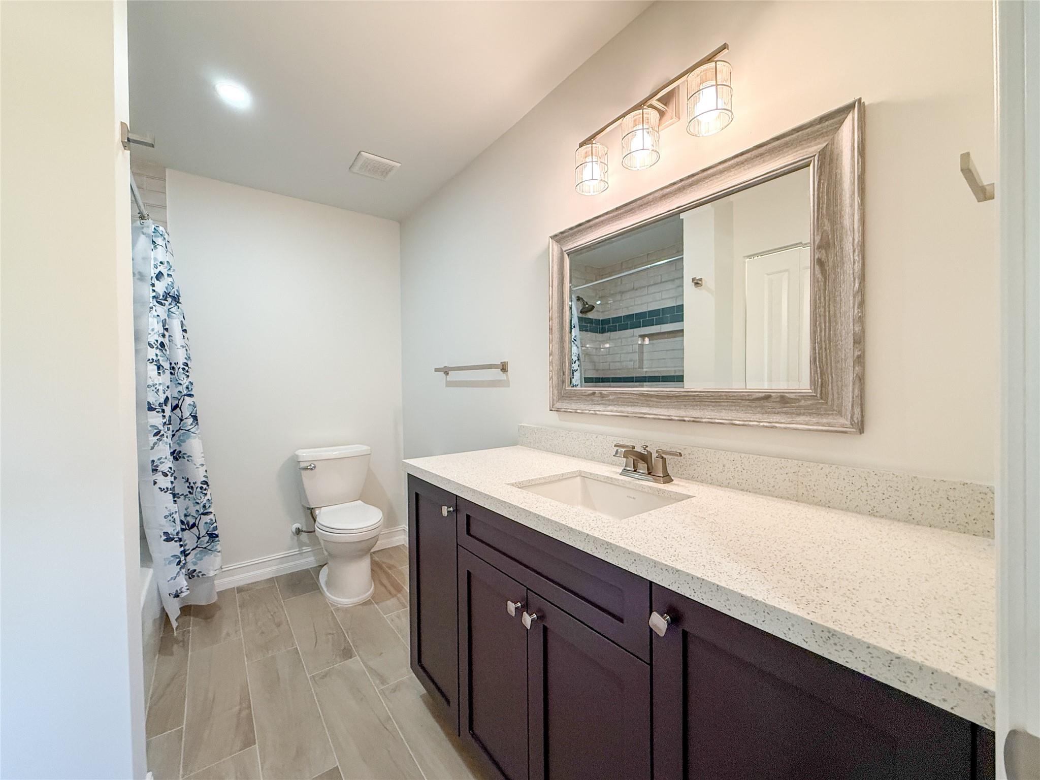 ROLLING OAKS ESTATES - Residential Lease