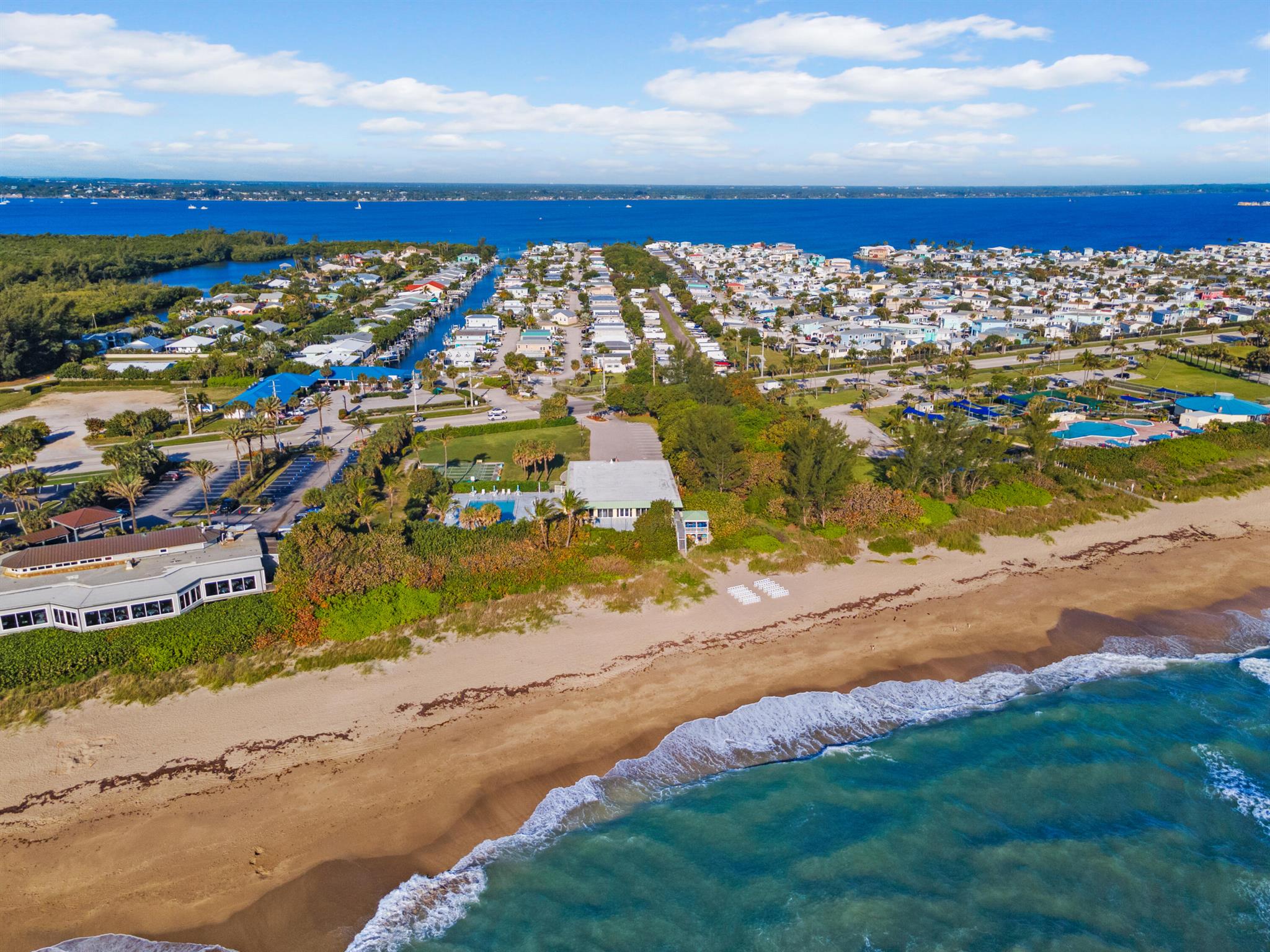 10851 S Ocean Drive 91, Jensen Beach, FL, 34957/$360,000 3 10851 S Ocean Drive 91