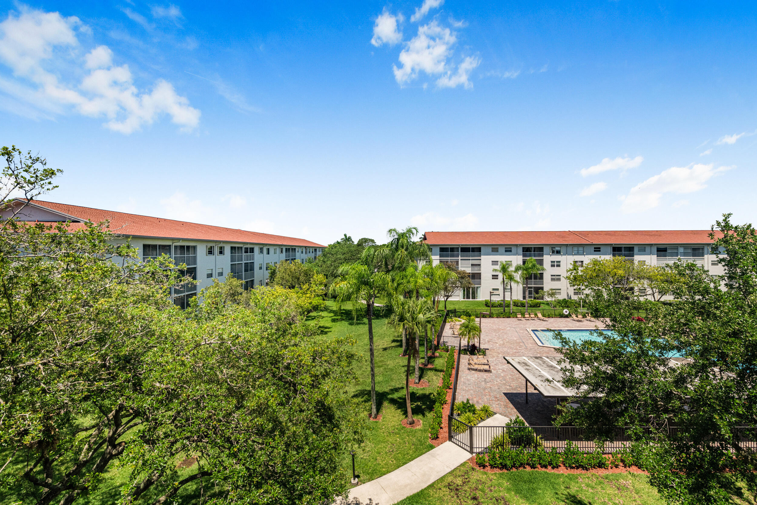 CAMBRIDGE AT CENTURY VILLAGE - Residential