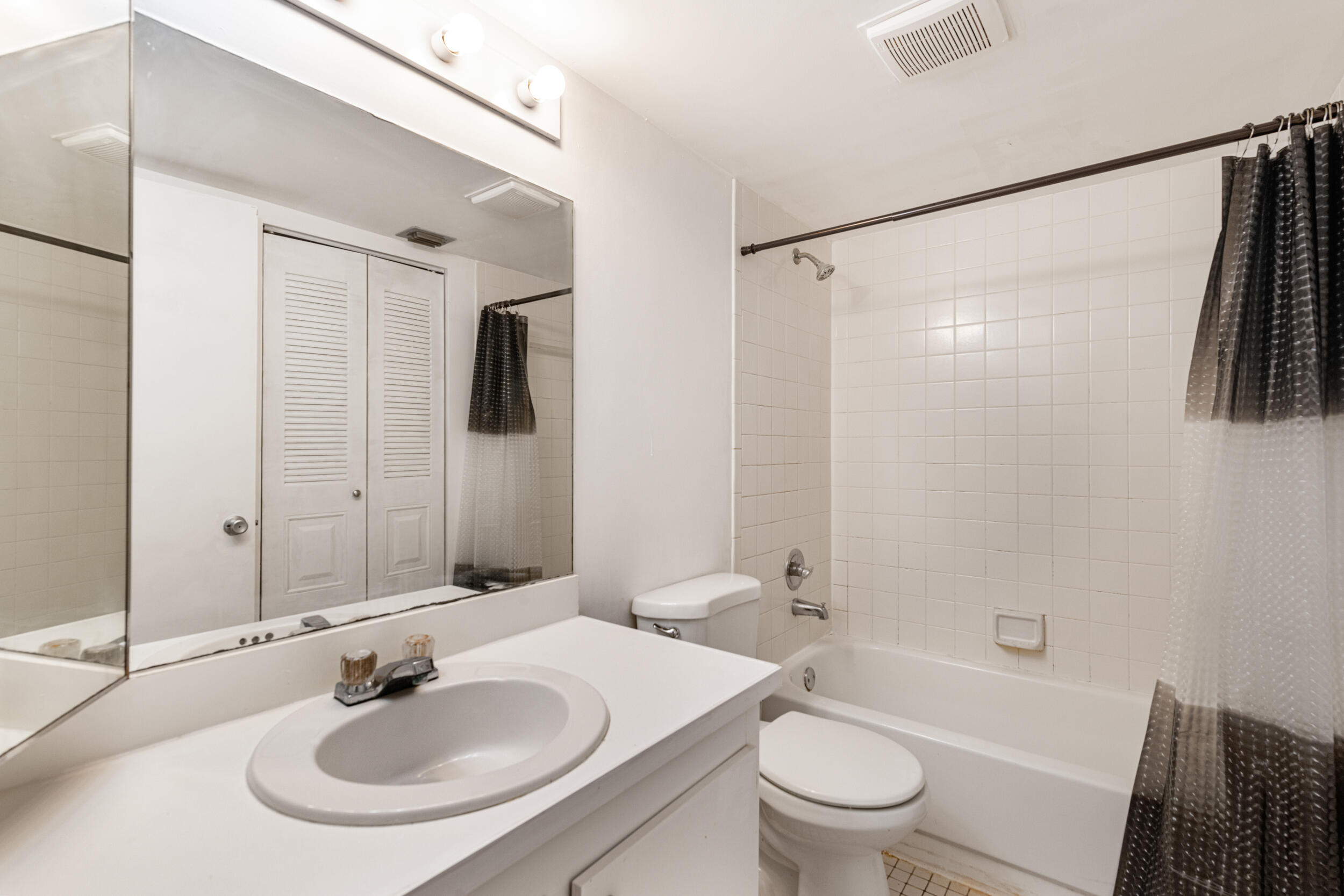CAMBRIDGE AT CENTURY VILLAGE - Residential