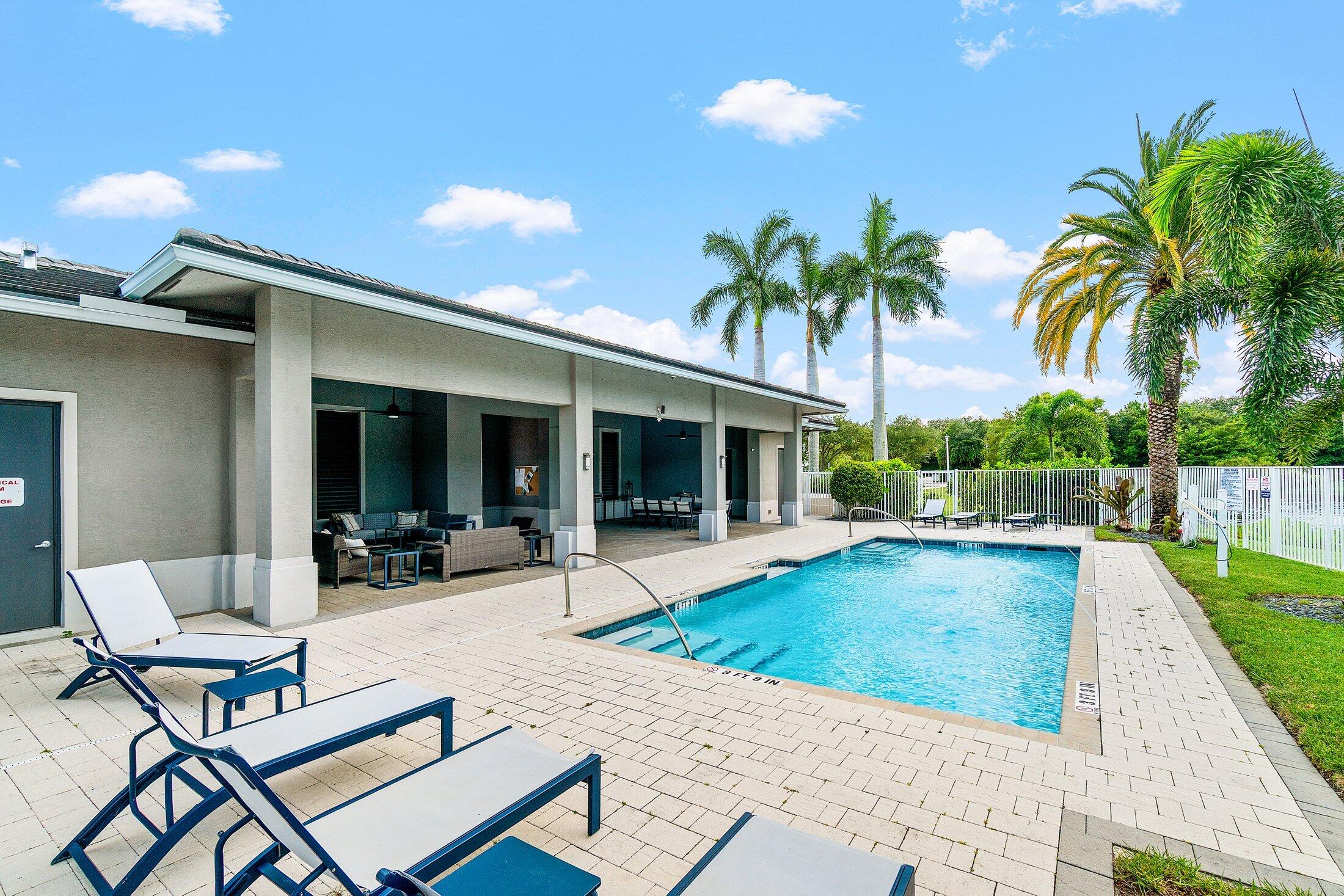 POINTE MIDTOWN - Residential