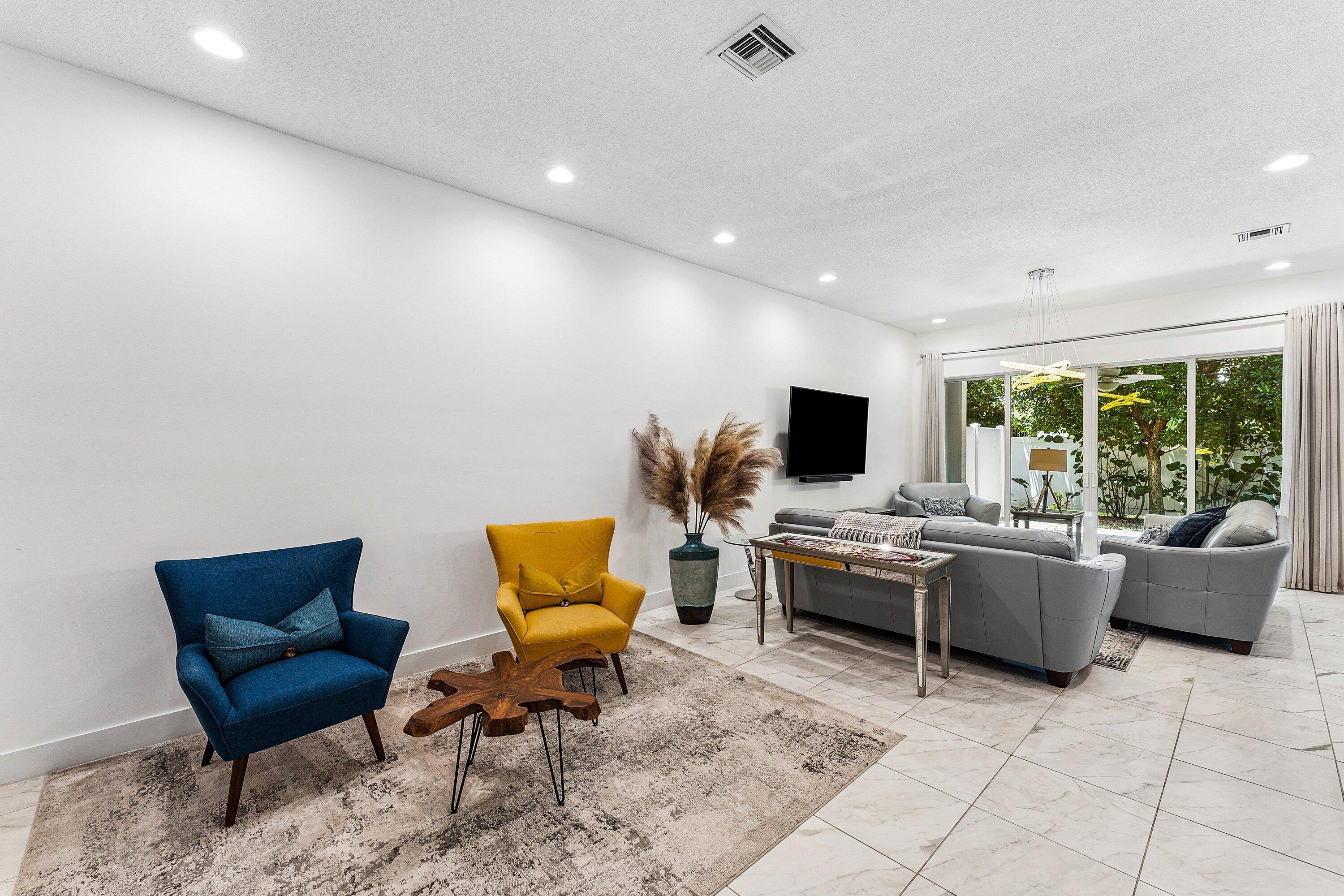 POINTE MIDTOWN - Residential