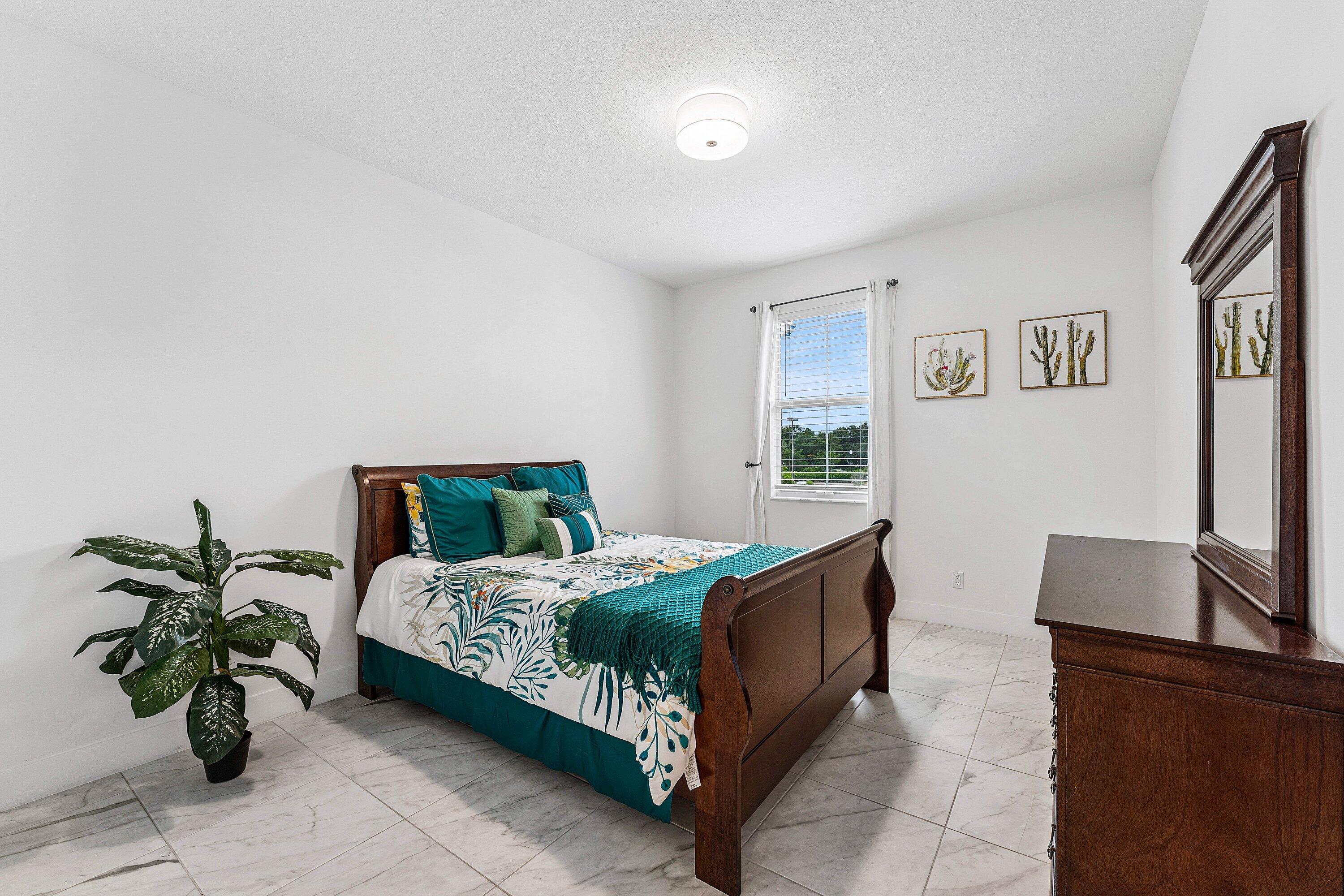 POINTE MIDTOWN - Residential