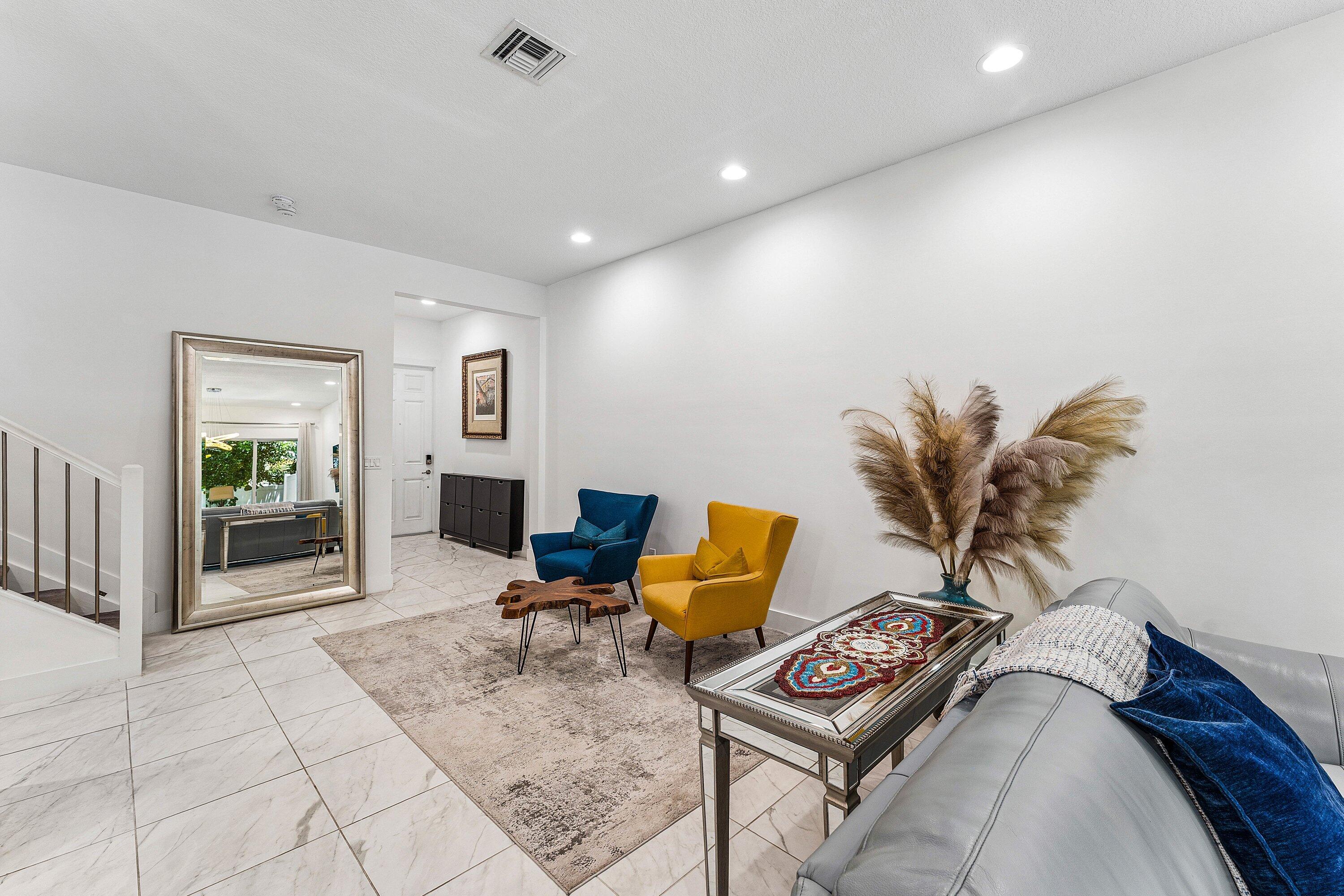 POINTE MIDTOWN - Residential