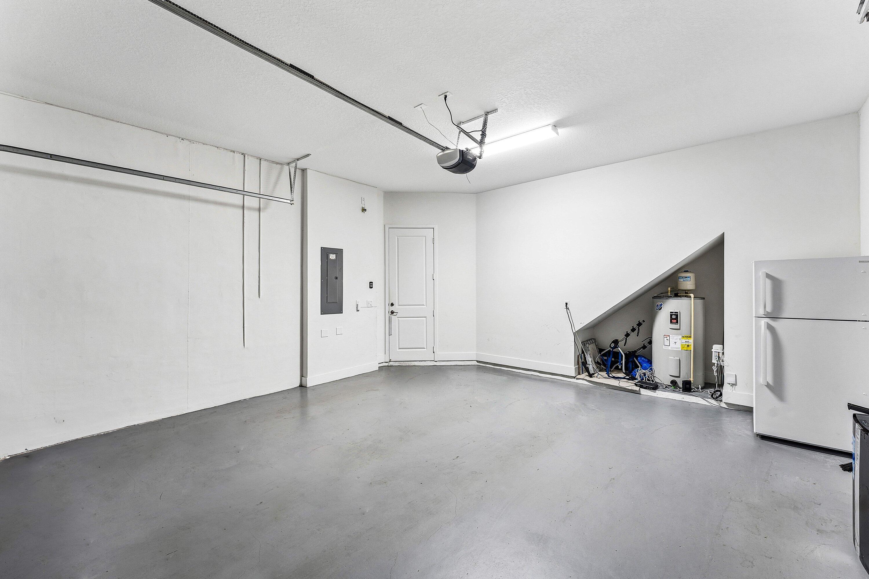 POINTE MIDTOWN - Residential