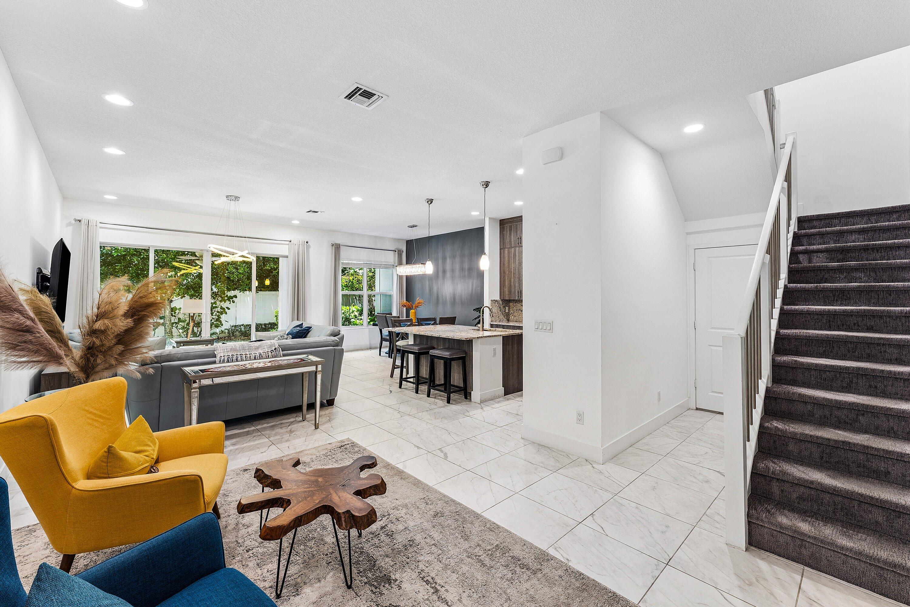 POINTE MIDTOWN - Residential