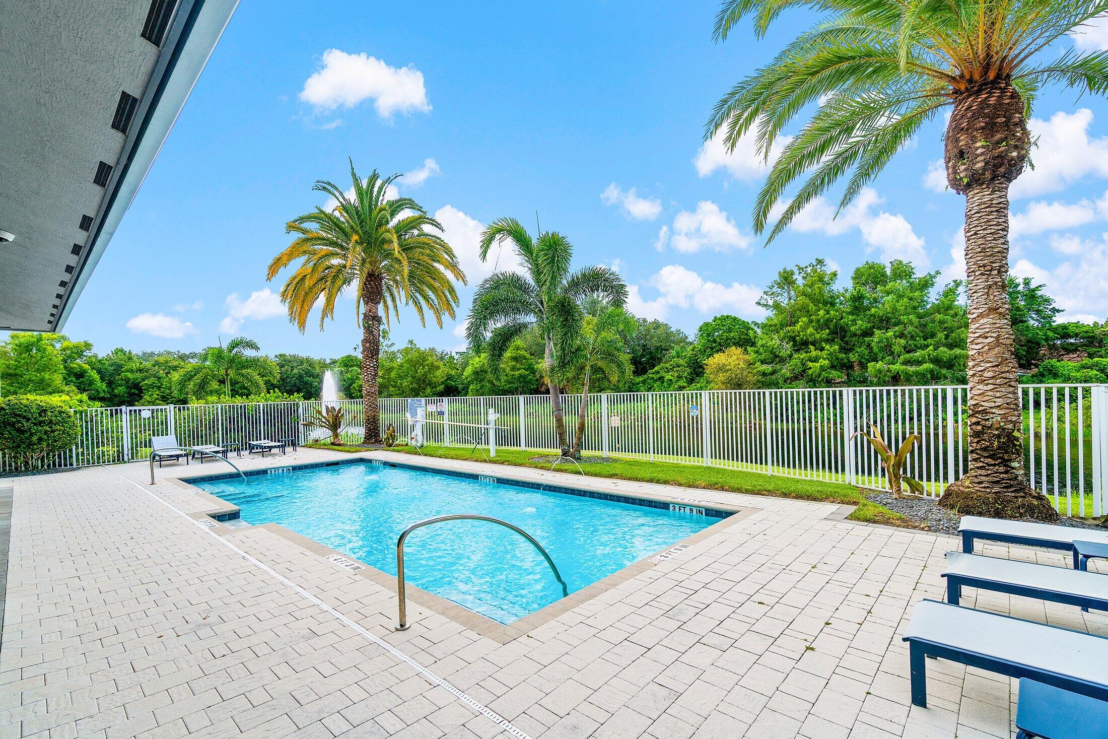 POINTE MIDTOWN - Residential
