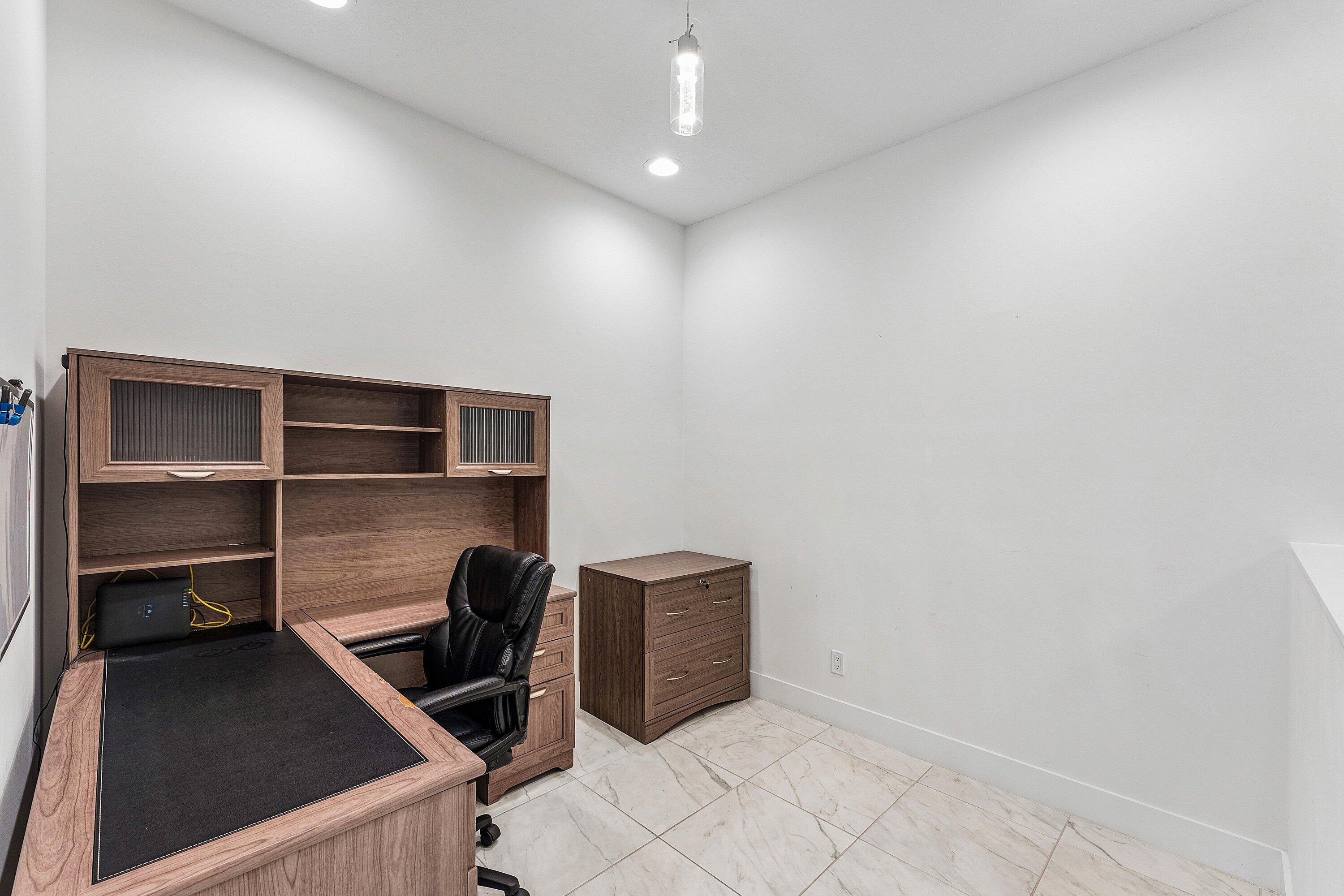 POINTE MIDTOWN - Residential
