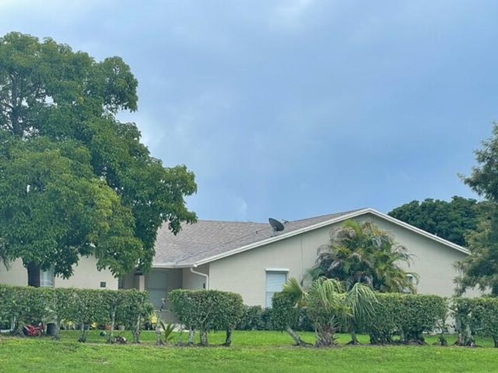 Photo of 22870 SW 13th A Place Pl #A, Boca Raton, FL 33428 (MLS # R10834170)