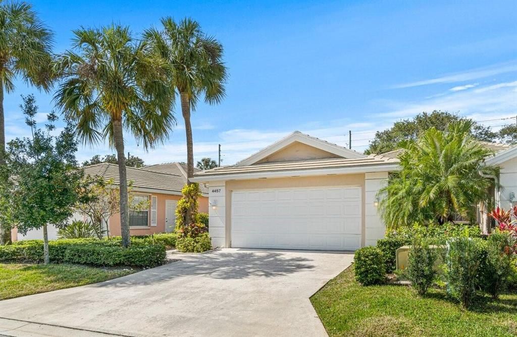 Photo of 4457 Lacey Oak Drive, Palm Beach Gardens, FL 33410 (MLS # R10776675)