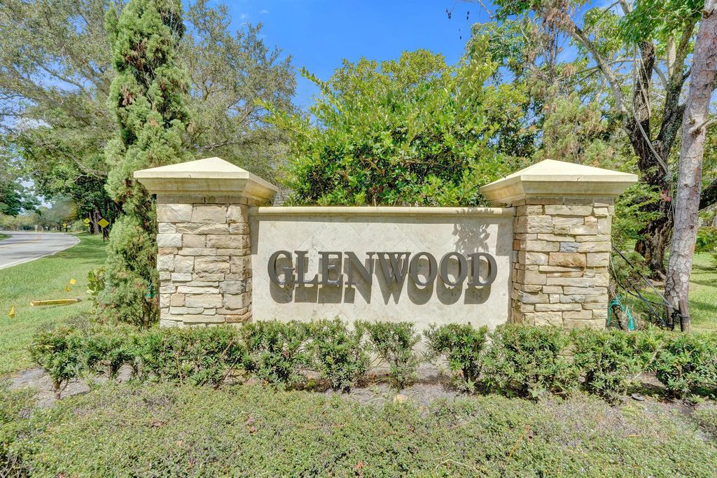 Photo of 526 5th Terrace, Palm Beach Gardens, FL 33418 (MLS # R11120862)