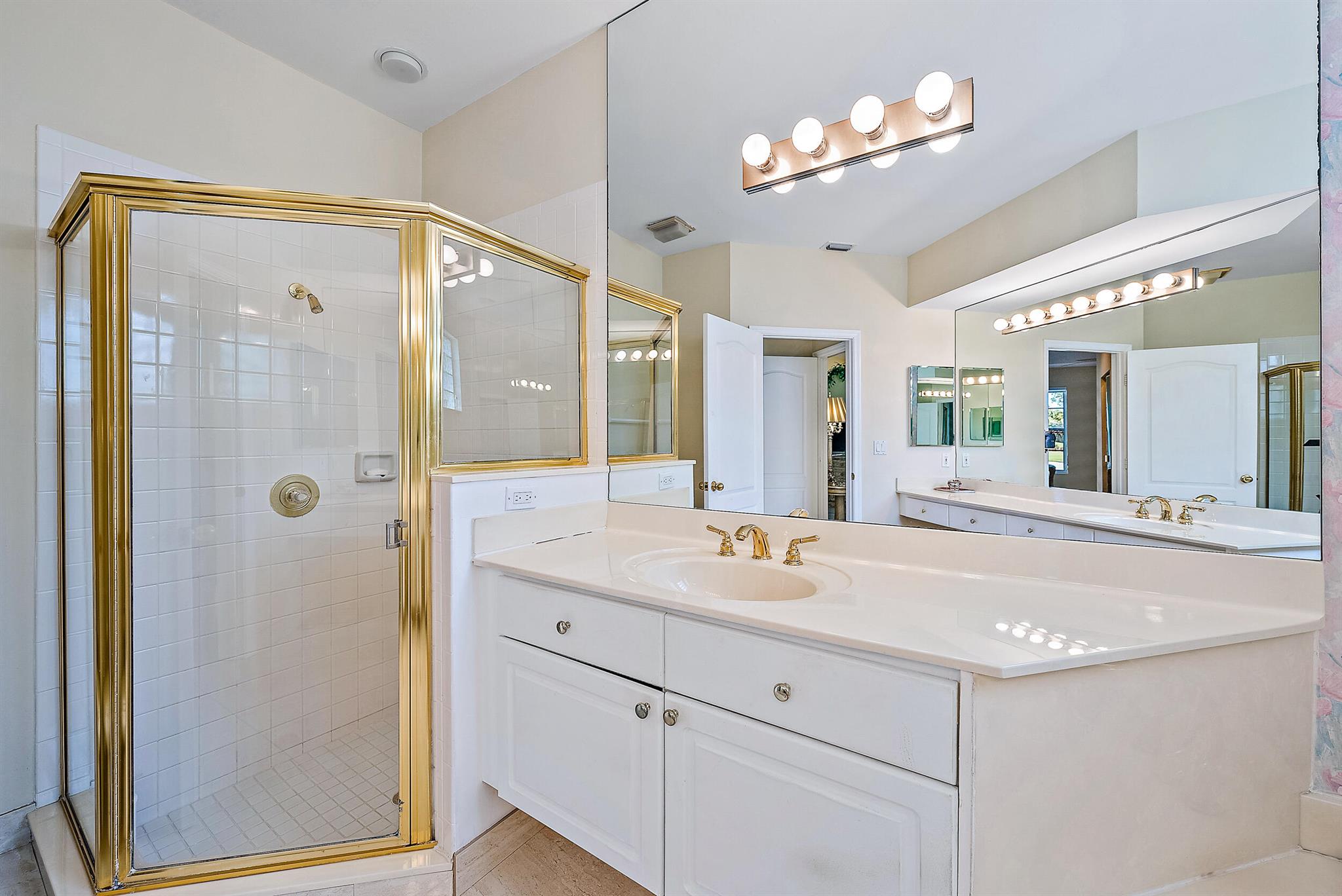 IBIS GOLF AND COUNTRY CLU - Residential