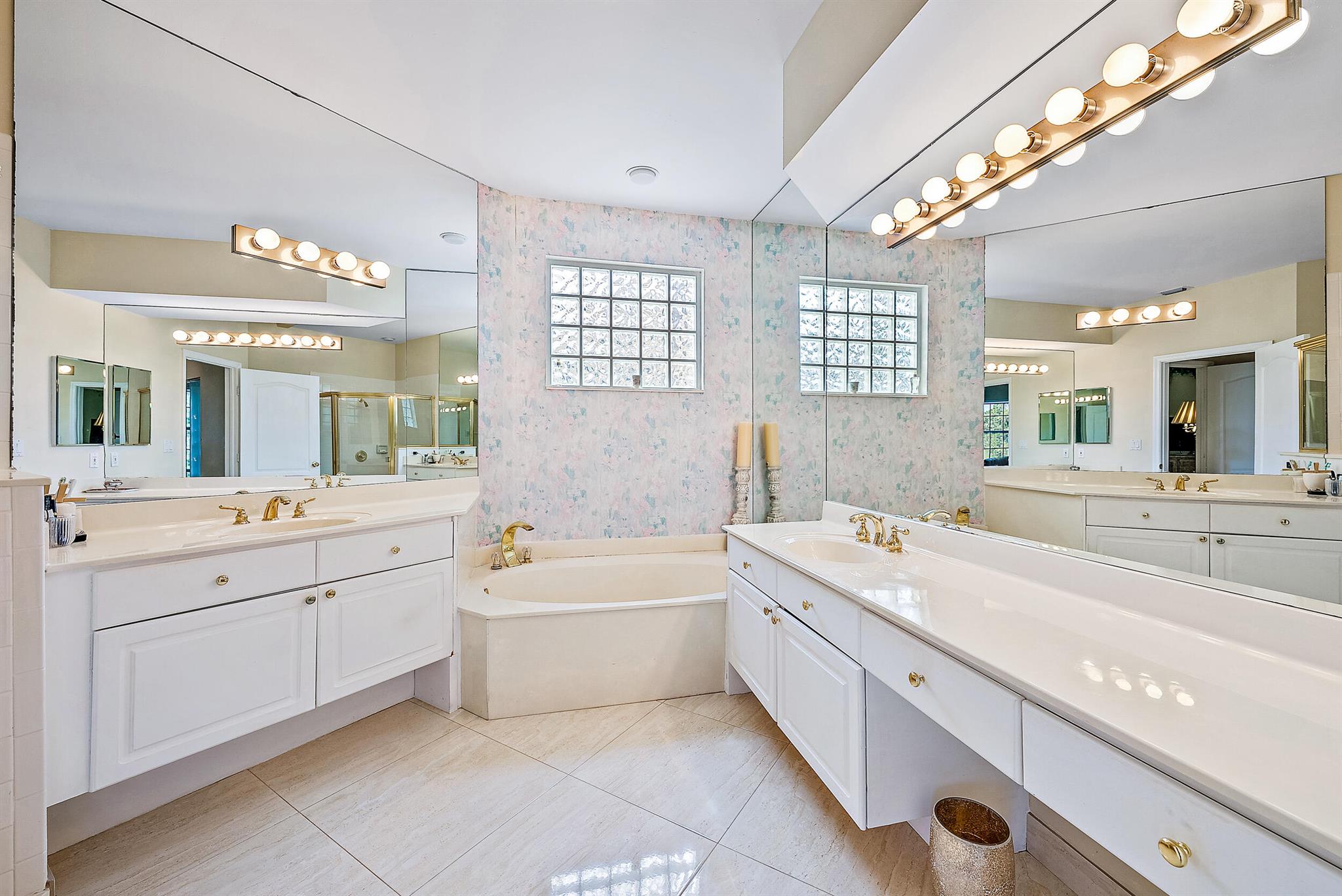 IBIS GOLF AND COUNTRY CLU - Residential