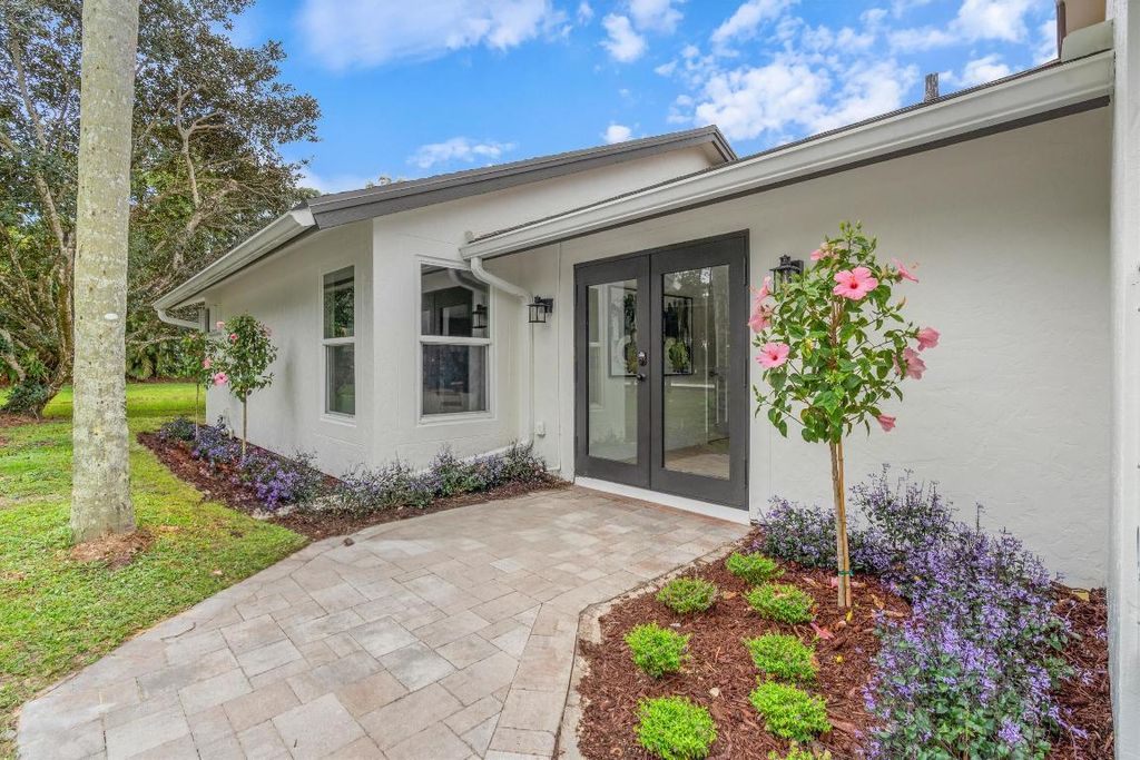 Photo of 12090 164th Court N, Jupiter, FL 33478 (MLS # R11138648)