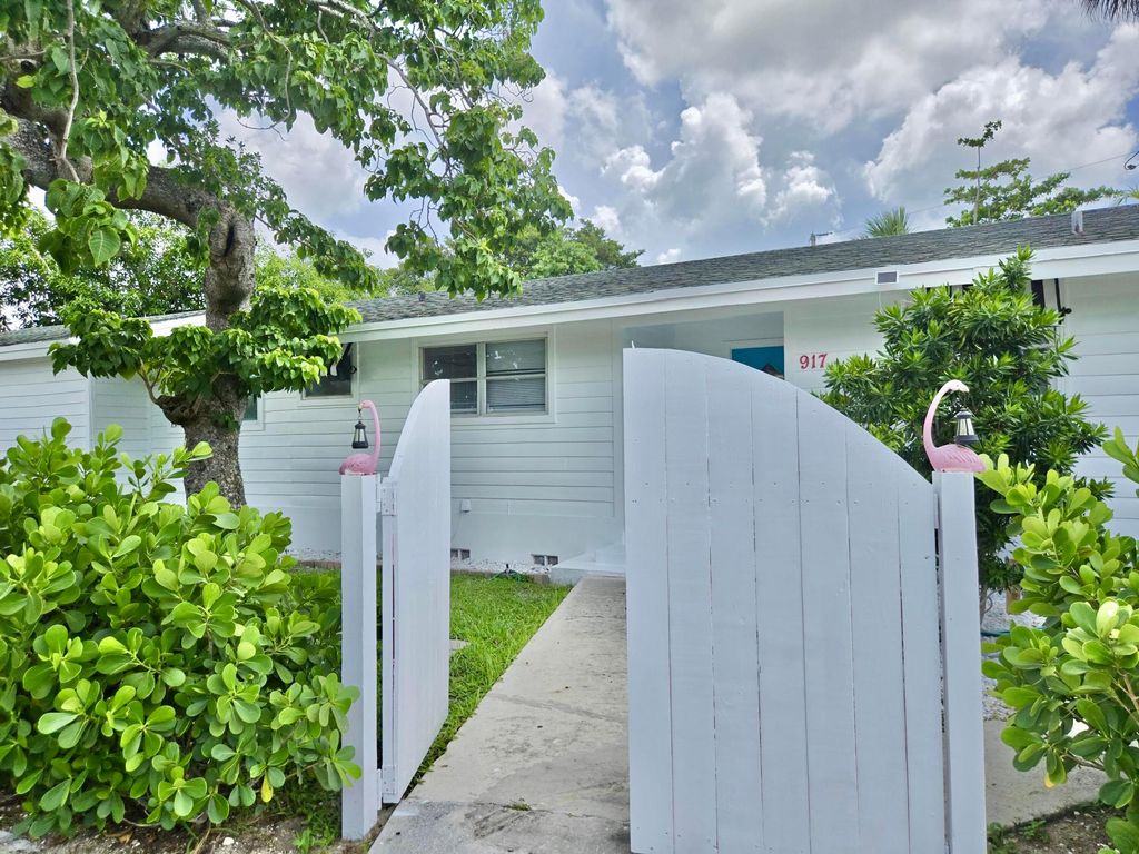 Photo of 917 Market Street, West Palm Beach, FL 33401 (MLS # R11129973)