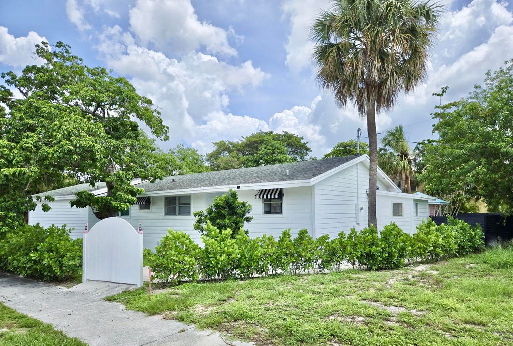 Photo of 917 Market Street, West Palm Beach, FL 33401 (MLS # R11129973)