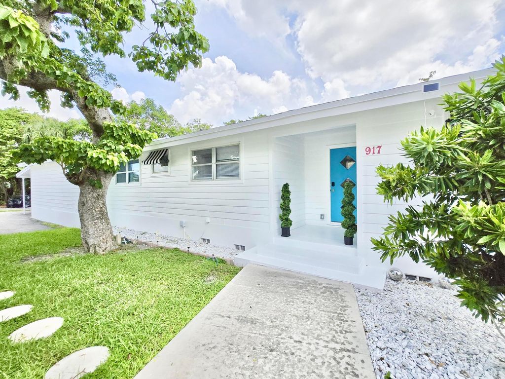 Photo of 917 Market Street, West Palm Beach, FL 33401 (MLS # R11129973)