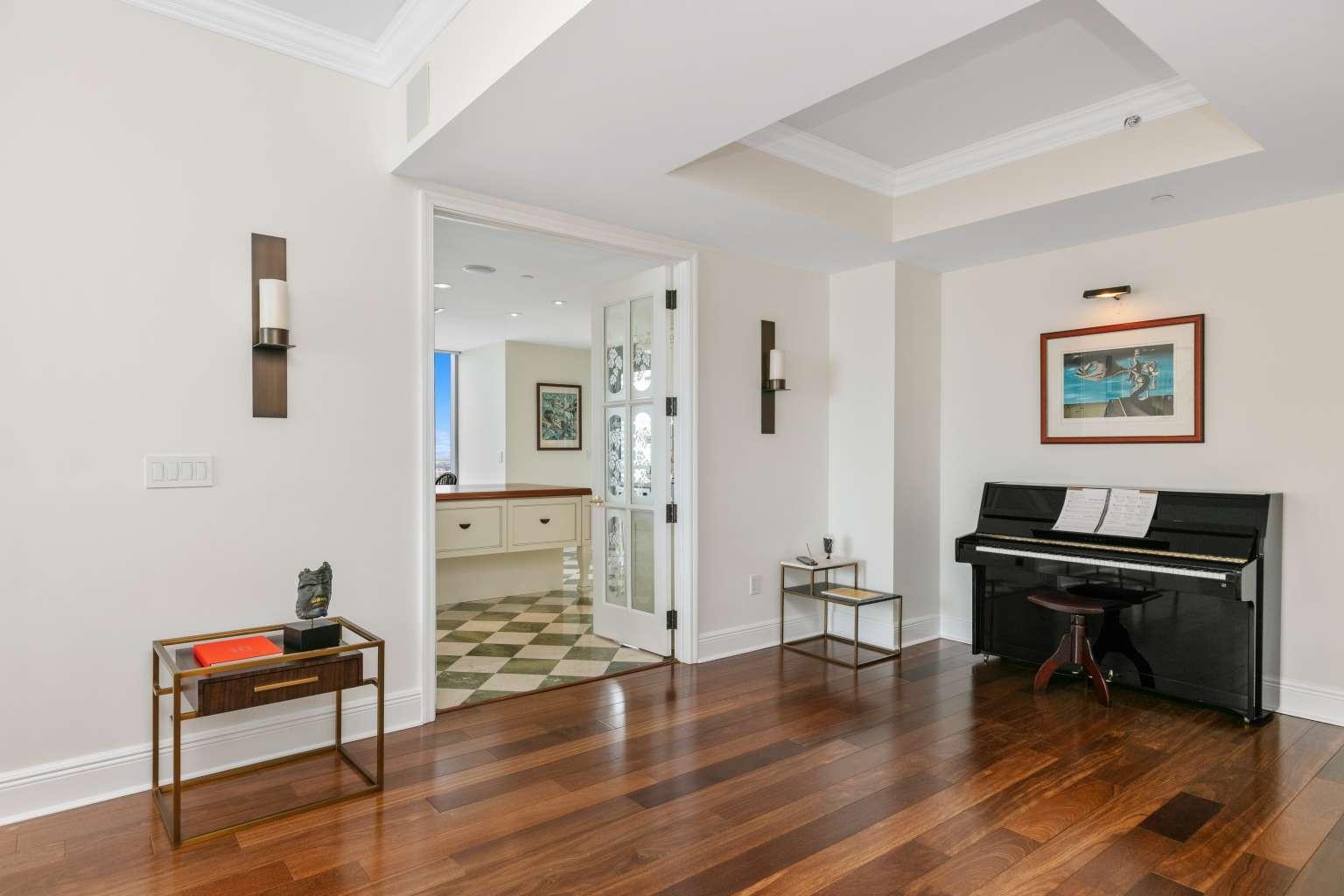 Four Seasons Res. - Residential