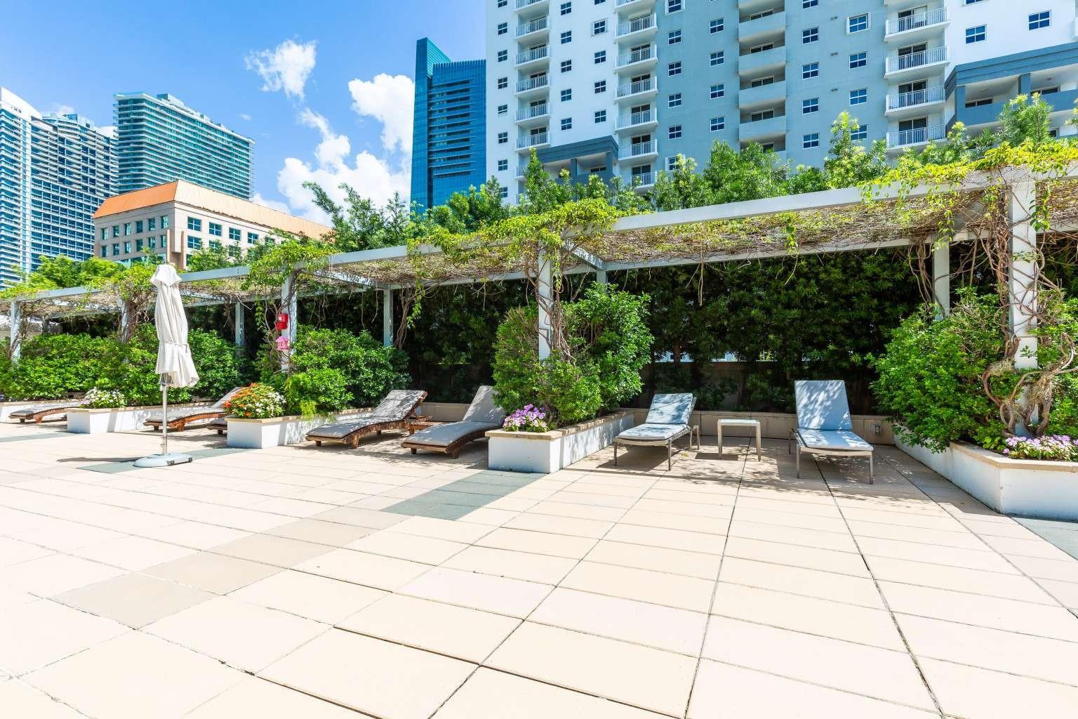 Four Seasons Res. - Residential