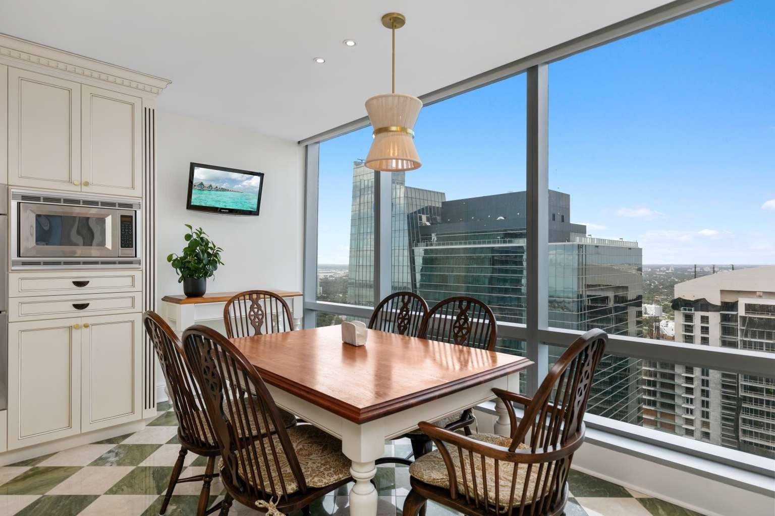 Four Seasons Res. - Residential