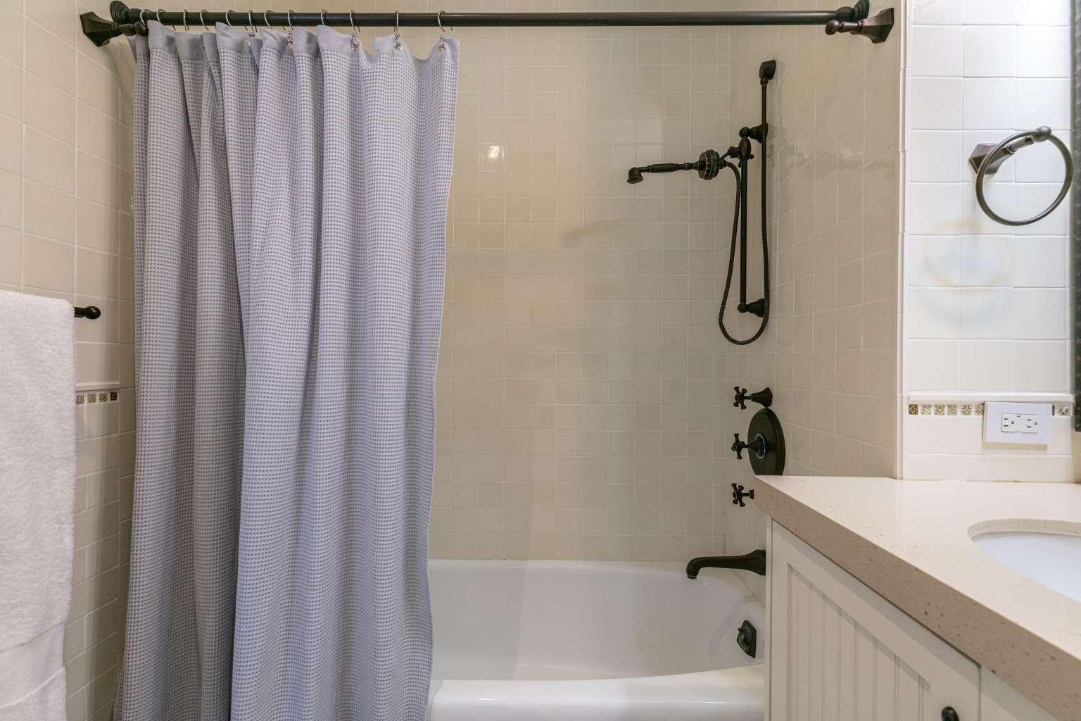 Four Seasons Res. - Residential