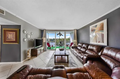 3150 N Course Ln Unit 408, Pompano Beach, FL MLS: F10492994
